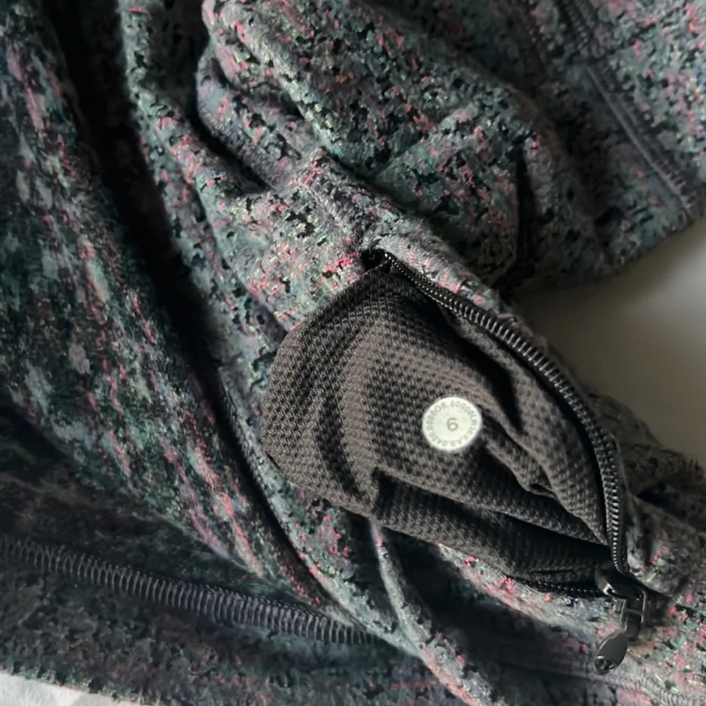Lululemon Top/Pullover - Picture 6 of 9